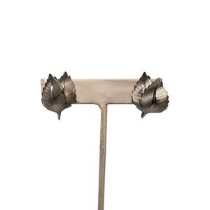 Vintage Signed Giovanni Silver Tone Dual Leaves Nature Clip On Earrings